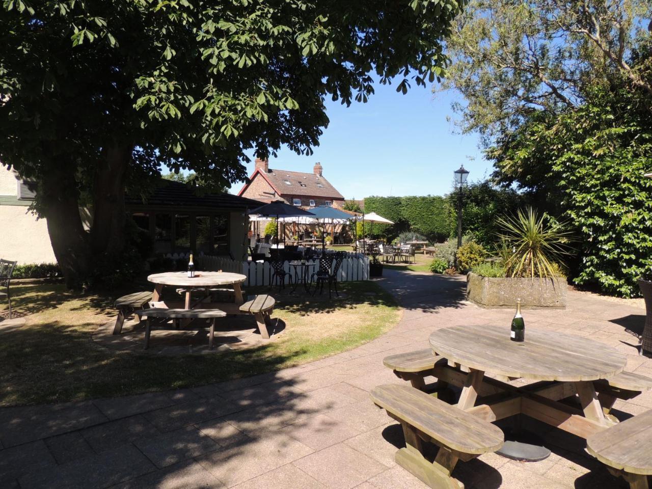 The Angel At Topcliffe Thirsk Exterior photo